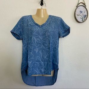 Cloth & Stone V Neck Chambray Short Sleeve Top